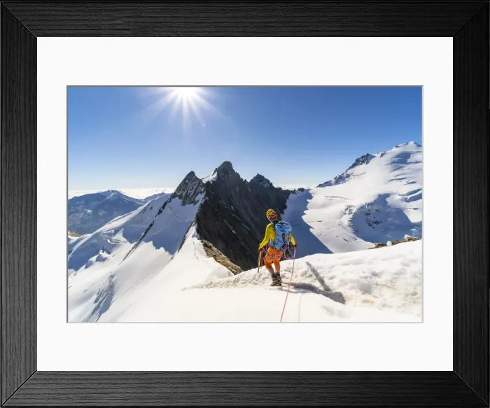 Framed Print : The snow ridge to Stecknadelhorn and Nadelhorn. Nadelgrat ridge, Mattertal Framed Print : The snow ridge to Stecknadelhorn and Nadelhorn. Nadelgrat ridge, Mattertal