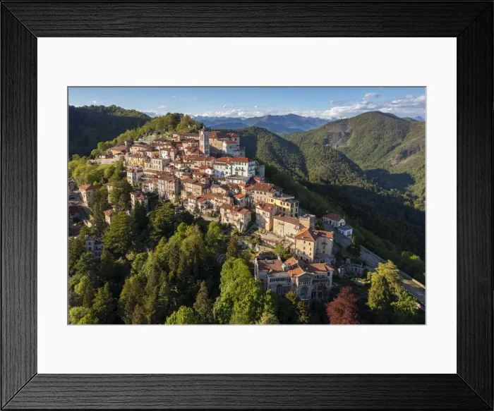 Framed Print : Santa Maria del Monte and the chapels of the sacred way during a spring sunset Framed Print : Santa Maria del Monte and the chapels of the sacred way during a spring sunset