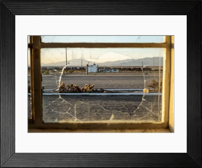 Framed Print : USA, California, Amboy: Roys Cafe, the iconic gas station on the Historic Route 66