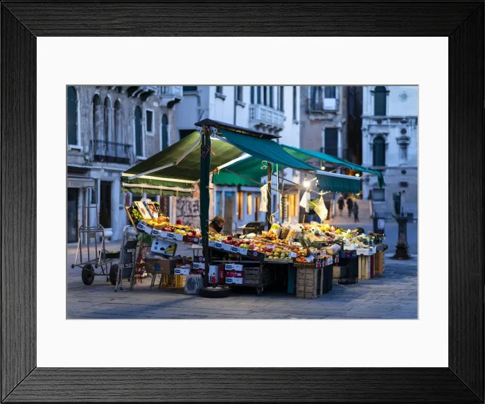 Framed Print : Greengrocer in Campo Santa Maria Formosa. Venice, Veneto, Italy Framed Print : Greengrocer in Campo Santa Maria Formosa. Venice, Veneto, Italy