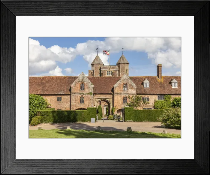 Framed Print : Entrance portal to Sissinghurst Castle Garden, Cranbrook, Kent, England Framed Print : Entrance portal to Sissinghurst Castle Garden, Cranbrook, Kent, England
