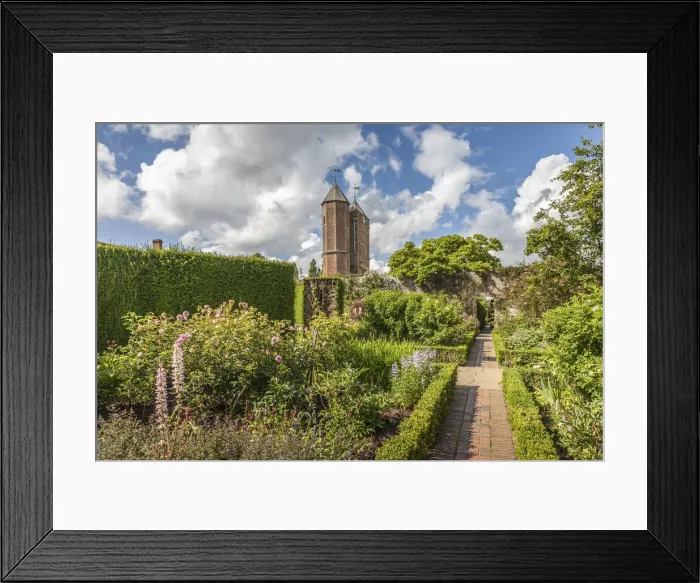 Framed Print : Sissinghurst Castle Garden, Cranbrook, Kent, England Framed Print : Sissinghurst Castle Garden, Cranbrook, Kent, England
