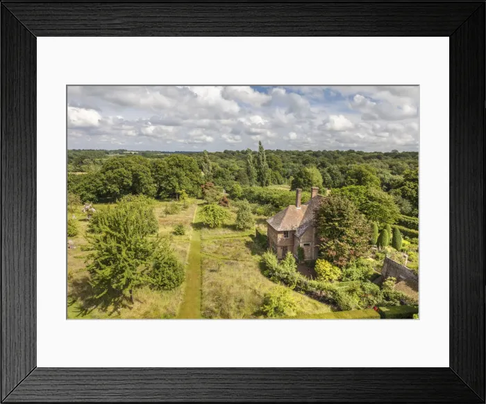 Framed Print : Sissinghurst Castle Garden, Cranbrook, Kent, England Framed Print : Sissinghurst Castle Garden, Cranbrook, Kent, England