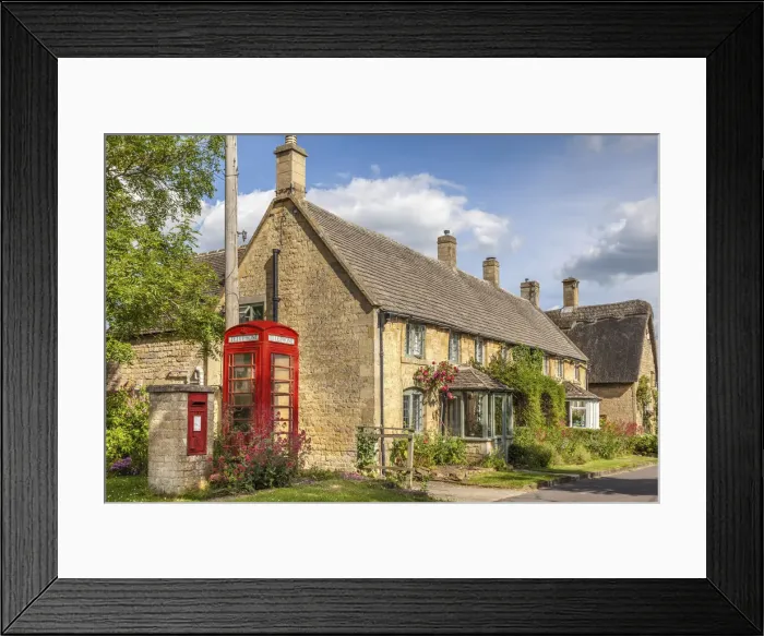 Framed Print : Old houses in Broad Campden, Cotswolds, Gloucestershire, England Framed Print : Old houses in Broad Campden, Cotswolds, Gloucestershire, England