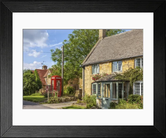 Framed Print : Old houses in Broad Campden, Cotswolds, Gloucestershire, England Framed Print : Old houses in Broad Campden, Cotswolds, Gloucestershire, England