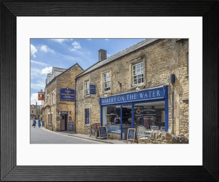 Framed Print : Bournton-on-the-Water old town, Cotswolds, Gloucestershire, England Framed Print : Bournton-on-the-Water old town, Cotswolds, Gloucestershire, England