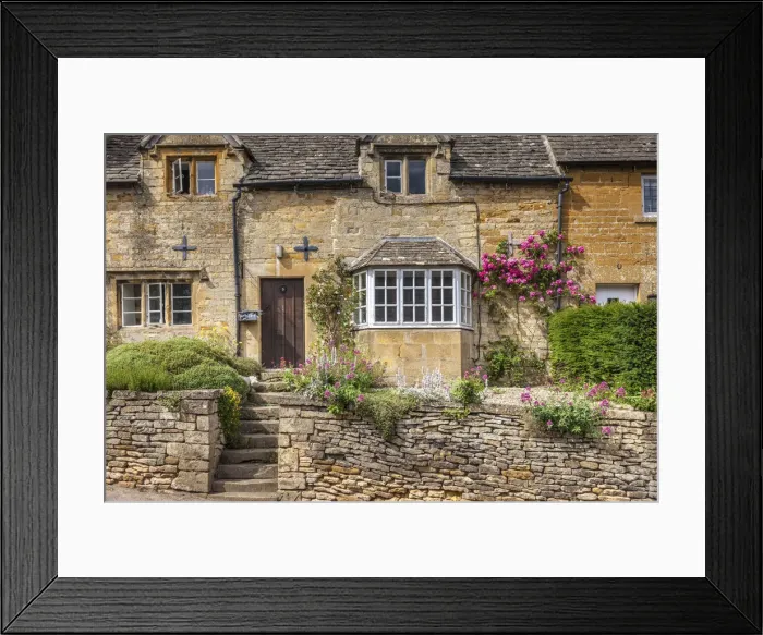 Framed Print : The village of Bourton-on-the-Hill, Cotswolds, Gloucestershire, England Framed Print : The village of Bourton-on-the-Hill, Cotswolds, Gloucestershire, England