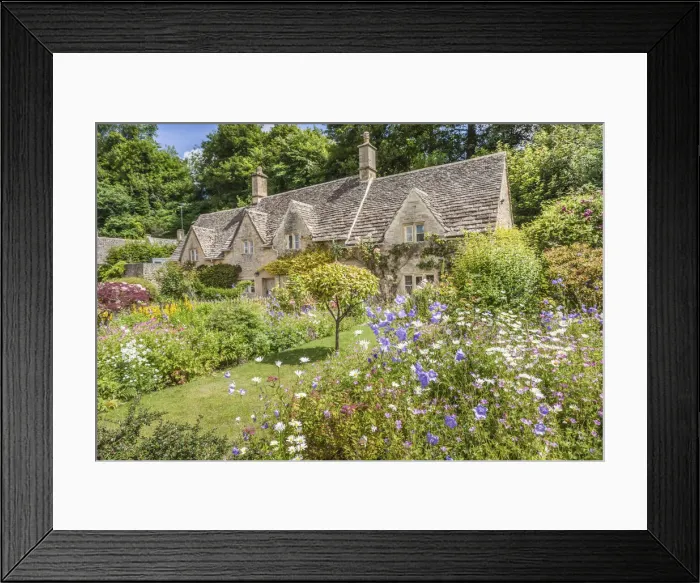 Framed Print : Old cottages in Bibury, Cotswolds, Gloucestershire, England Framed Print : Old cottages in Bibury, Cotswolds, Gloucestershire, England