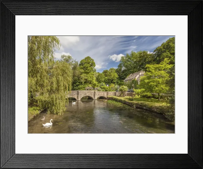 Framed Print : Bibury Bridge, Cotswolds, Gloucestershire, England Framed Print : Bibury Bridge, Cotswolds, Gloucestershire, England