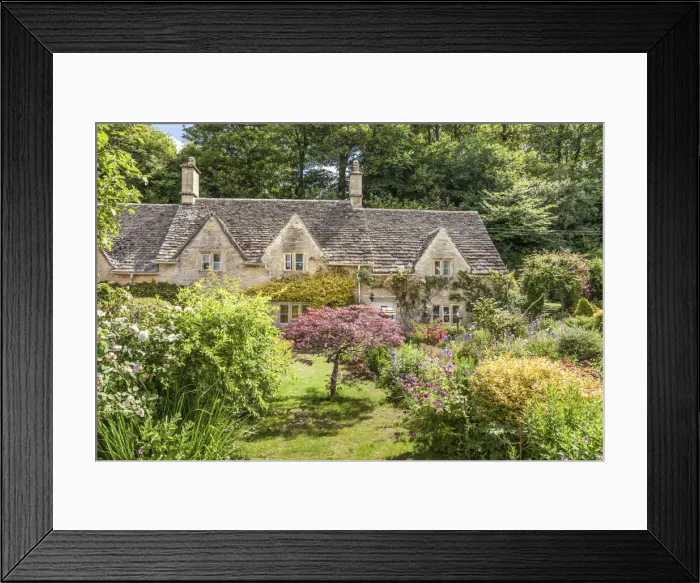 Framed Print : Old cottages in Bibury, Cotswolds, Gloucestershire, England Framed Print : Old cottages in Bibury, Cotswolds, Gloucestershire, England