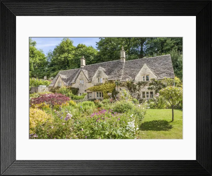 Framed Print : Old cottages in Bibury, Cotswolds, Gloucestershire, England
