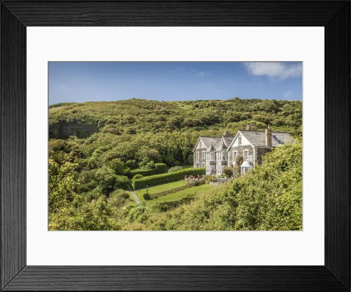 Framed Print : Old houses above the harbor at Port Isaac, Cornwall, England