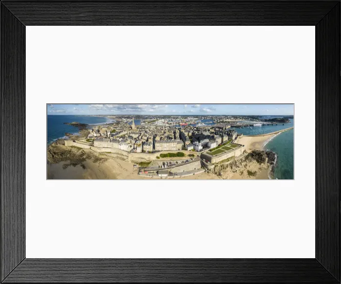 Framed Print : France, Ille et Vilaine, Cote d Emeraude (Emerald Coast), Saint Malo, the walled city Framed Print : France, Ille et Vilaine, Cote d Emeraude (Emerald Coast), Saint Malo, the walled city