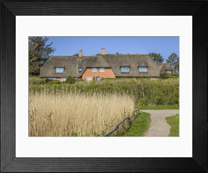 Framed Print : Thatched courtyard on the Wadden Coast in Kampen, Sylt, Schleswig-Holstein, Germany