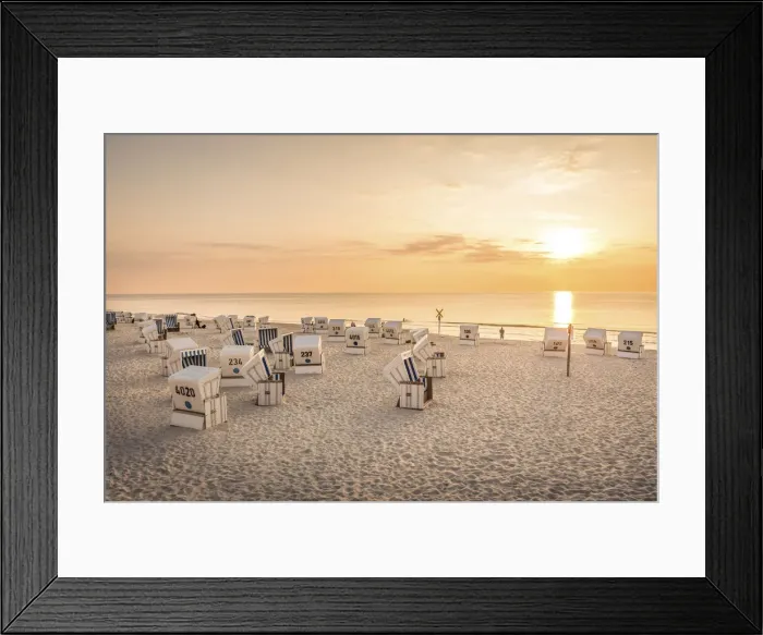 Framed Print : Beach chairs on the west beach of Kampen in the evening light, Sylt, Schleswig-Holstein