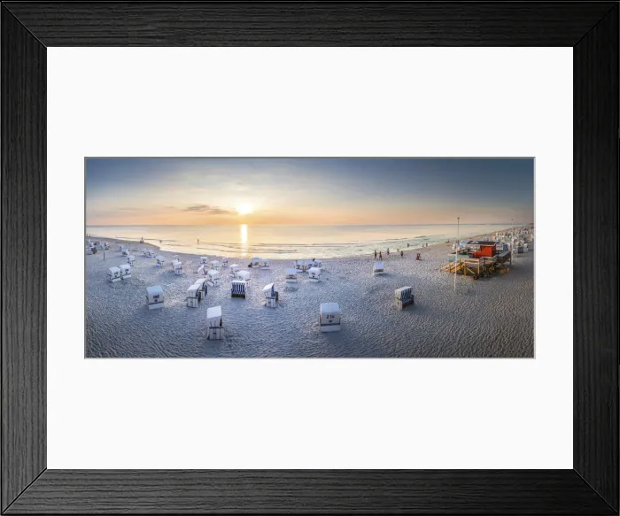 Framed Print : Summer evening with beach chairs on the west beach near Kampen, Sylt, Schleswig-Holstein Framed Print : Summer evening with beach chairs on the west beach near Kampen, Sylt, Schleswig-Holstein