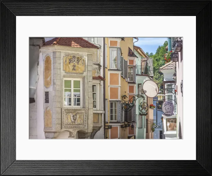 Framed Print : Old town alley in Klausen in the Eisack Valley, South Tyrol, Italy Framed Print : Old town alley in Klausen in the Eisack Valley, South Tyrol, Italy