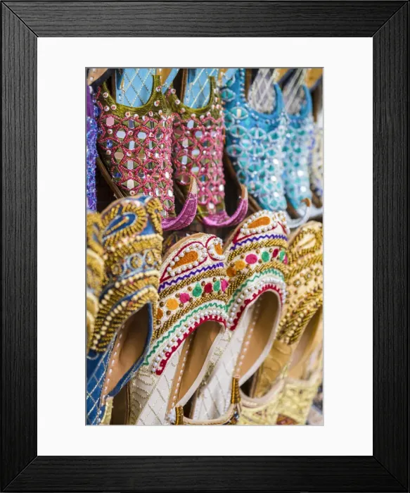 Framed Print : Bur Dubai Souk Market, Dubai, United Arab Emirates Framed Print : Bur Dubai Souk Market, Dubai, United Arab Emirates