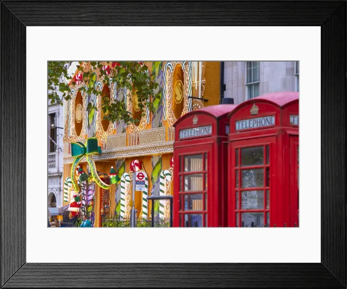 Framed Print : Chritsmas decorations on Annabels, Berkeley Square, Mayfair, London, England, UK Framed Print : Chritsmas decorations on Annabels, Berkeley Square, Mayfair, London, England, UK