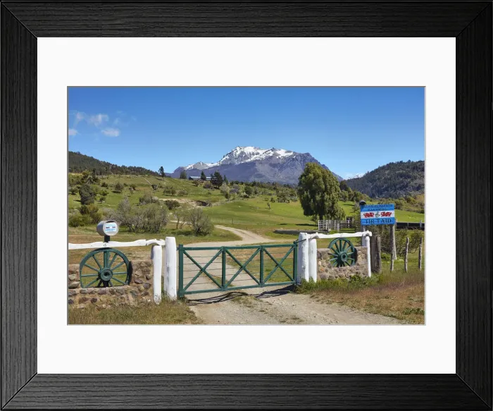 Framed Print : The entrance gate of a Welsh farm in the Valle Hermoso'(Cwm Hyfry), Trevelin, Chubut, Patagonia, Argentina Framed Print : The entrance gate of a Welsh farm in the Valle Hermoso'(Cwm Hyfry), Trevelin, Chubut, Patagonia, Argentina