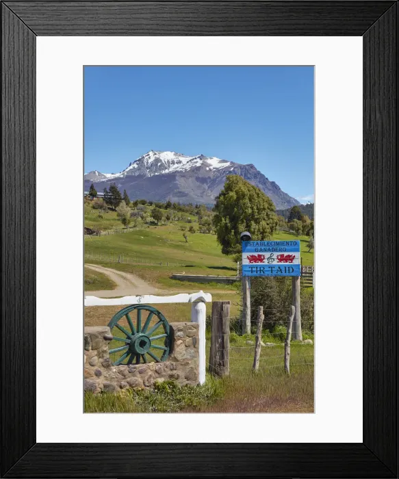 Framed Print : The entrance gate of a Welsh farm in the Valle Hermoso'(Cwm Hyfry), Trevelin, Chubut, Patagonia, Argentina Framed Print : The entrance gate of a Welsh farm in the Valle Hermoso'(Cwm Hyfry), Trevelin, Chubut, Patagonia, Argentina