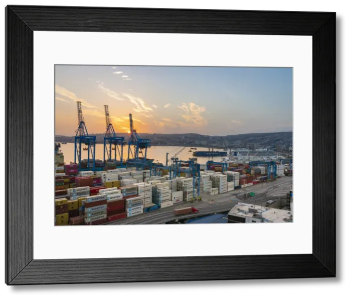 Framed Print : Port of Valparaiso at sunrise, Valparaiso, Valparaiso Province, Valparaiso Region, Chile Framed Print : Port of Valparaiso at sunrise, Valparaiso, Valparaiso Province, Valparaiso Region, Chile