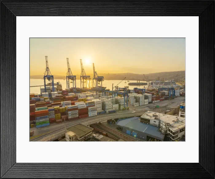 Framed Print : Port of Valparaiso at sunrise, Valparaiso, Valparaiso Province, Valparaiso Region, Chile Framed Print : Port of Valparaiso at sunrise, Valparaiso, Valparaiso Province, Valparaiso Region, Chile