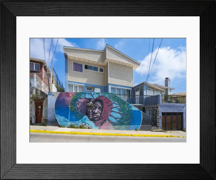 Framed Print : Residential house with painted mural on Avenida Alemania, Cerro Alegre, Valparaiso, Valparaiso Province, Valparaiso Region, Chile Framed Print : Residential house with painted mural on Avenida Alemania, Cerro Alegre, Valparaiso, Valparaiso Province, Valparaiso Region, Chile