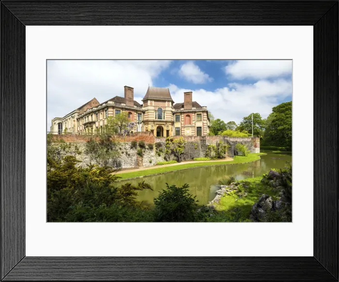 Framed Print : Eltham Palace and gardens, Greenwich, London, England Framed Print : Eltham Palace and gardens, Greenwich, London, England