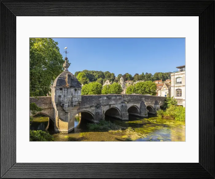 Framed Print : Town Bridge and Lock-up and River Avon, Bradford-on-Avon, Wiltshire, England, United Kingdom Framed Print : Town Bridge and Lock-up and River Avon, Bradford-on-Avon, Wiltshire, England, United Kingdom