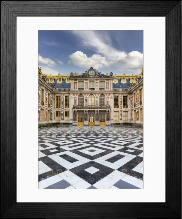Framed Print : France, Ile-de-France, Yvelines, Versailles, Palace of Versailles, the marble Courtyard Framed Print : France, Ile-de-France, Yvelines, Versailles, Palace of Versailles, the marble Courtyard