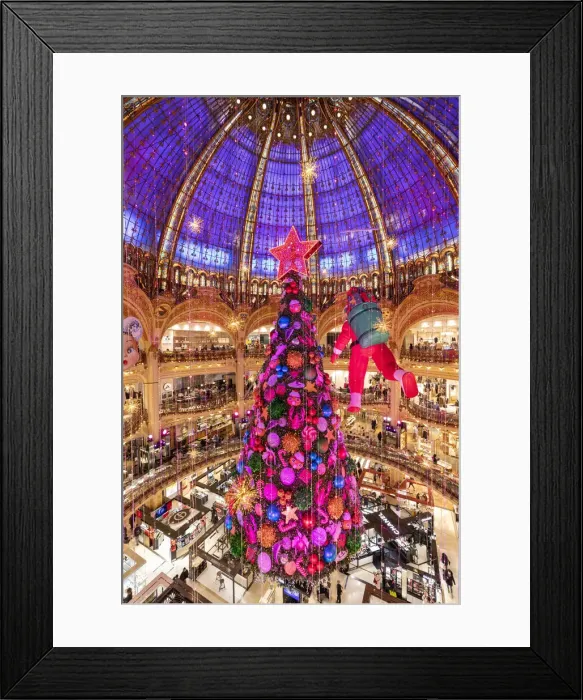 Framed Print : France, Paris, Galerie Lafayette at Christmas Framed Print : France, Paris, Galerie Lafayette at Christmas