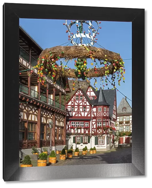 Wine Tavern Altes Haus, Old Market Square, Bacharach, Rhine Valley, Rhineland-Palatinate, Germany