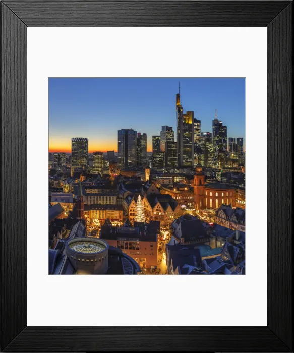 Framed Print : Weihnachtsmarkt auf dem Romer mit Schirn Kunsthalle und Skyline von Frankfurt am Main, Hessen, Deutschland Framed Print : Weihnachtsmarkt auf dem Romer mit Schirn Kunsthalle und Skyline von Frankfurt am Main, Hessen, Deutschland