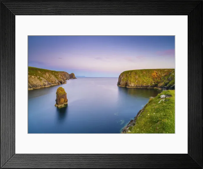 Framed Print : Ireland, Co. Donegal, Malin Beg (Malainn Bhig), Sea stack Framed Print : Ireland, Co. Donegal, Malin Beg (Malainn Bhig), Sea stack
