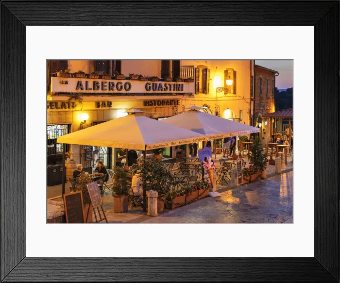 Framed Print : Restaurant in the old town of Pitigliano, Maremma, Grosseto District, Tuscany, Italy Framed Print : Restaurant in the old town of Pitigliano, Maremma, Grosseto District, Tuscany, Italy
