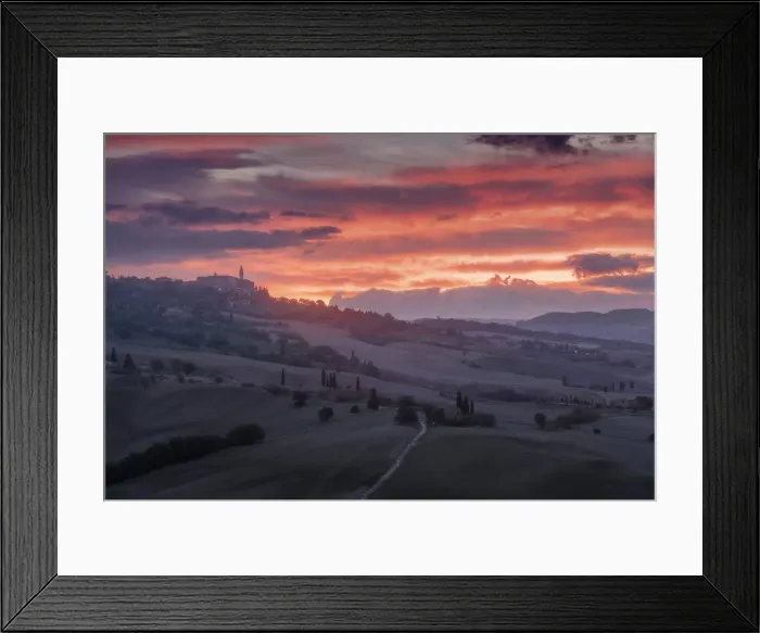 Framed Print : The classic countryside of the Val d Orcia, with Pienza on the hill, during an explosive autumn sunrise. Tuscany, Italy