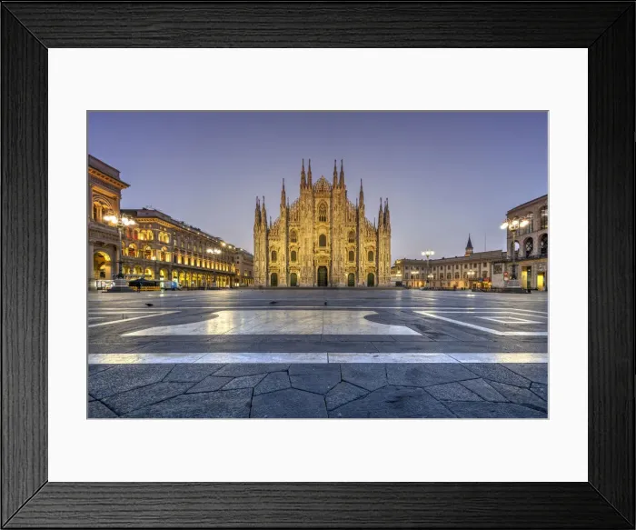 Framed Print : Duomo cathedral, Piazza del Duomo, Milan, Lombardy, Italy Framed Print : Duomo cathedral, Piazza del Duomo, Milan, Lombardy, Italy
