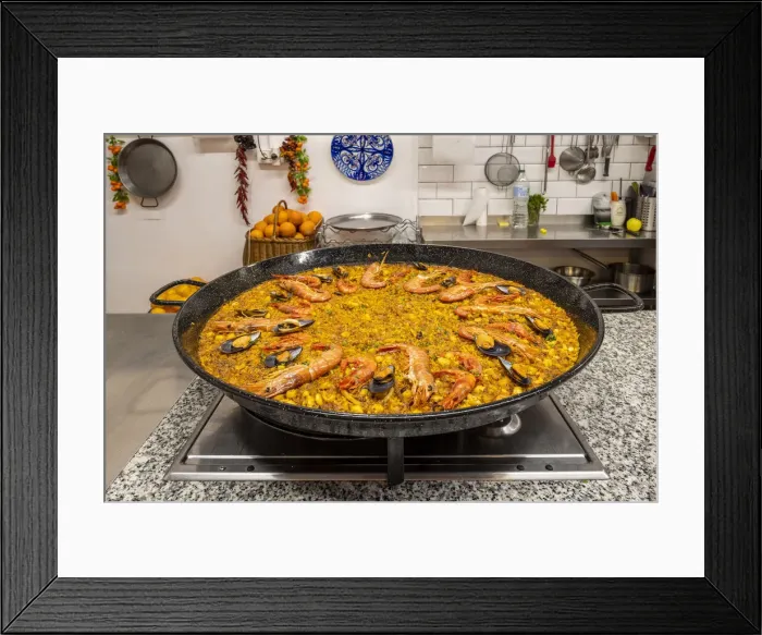 Framed Print : Seafood paella (paella de marisco), Valencia, Spain Framed Print : Seafood paella (paella de marisco), Valencia, Spain