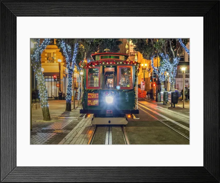 Framed Print : Powell and Market line cable car adorned with Christmas decorations by night, San Francisco, California, USA Framed Print : Powell and Market line cable car adorned with Christmas decorations by night, San Francisco, California, USA