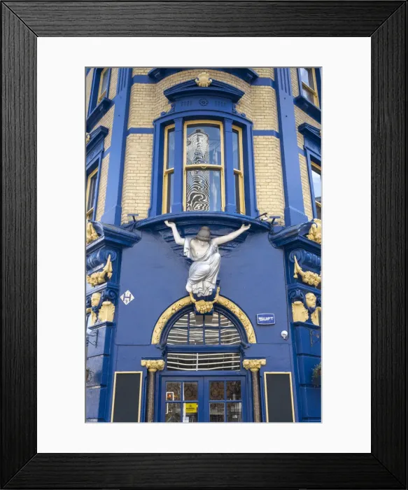 Framed Print : Pub on Tooley Street, London, England, UK Framed Print : Pub on Tooley Street, London, England, UK