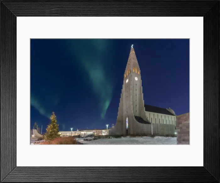 Framed Print : Iceland: Hallgrimskirkja, on the top of Reykjavik under the northern lights Framed Print : Iceland: Hallgrimskirkja, on the top of Reykjavik under the northern lights