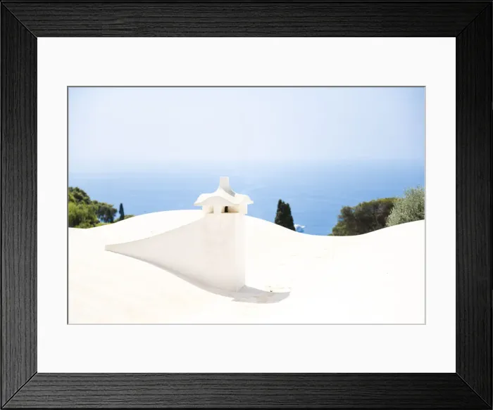 Framed Print : Details of a white house in Capri island, Campania, Italy Framed Print : Details of a white house in Capri island, Campania, Italy