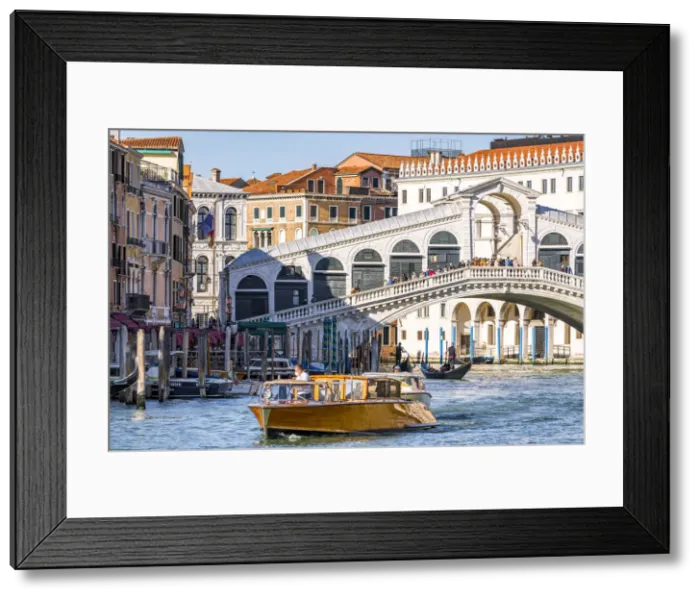 Framed Print : Venice, Veneto, Italy. Rialto bridge, Grand Canal and boats Framed Print : Venice, Veneto, Italy. Rialto bridge, Grand Canal and boats