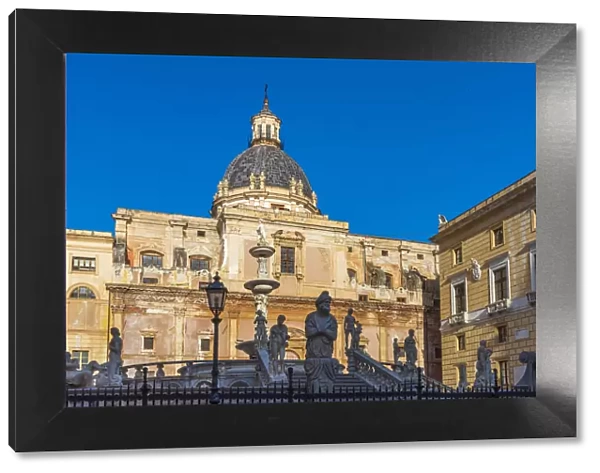 Europe, Italy, Sicily. Palermo. Piazza Pretoria with the Praetoria Fountain and the church Santa Caterina