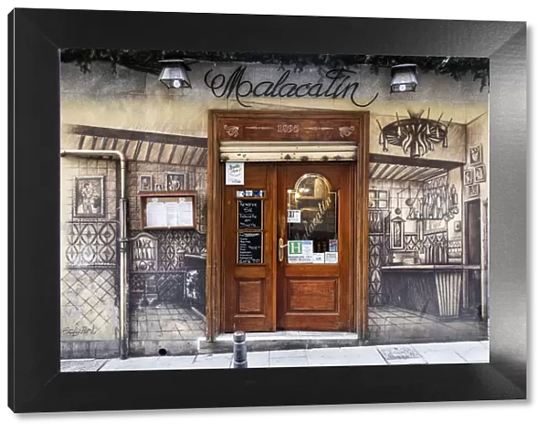 Spain, Madrid, Malacatin, The main entrance of the Malacatin restaurant in Calle de la Ruda