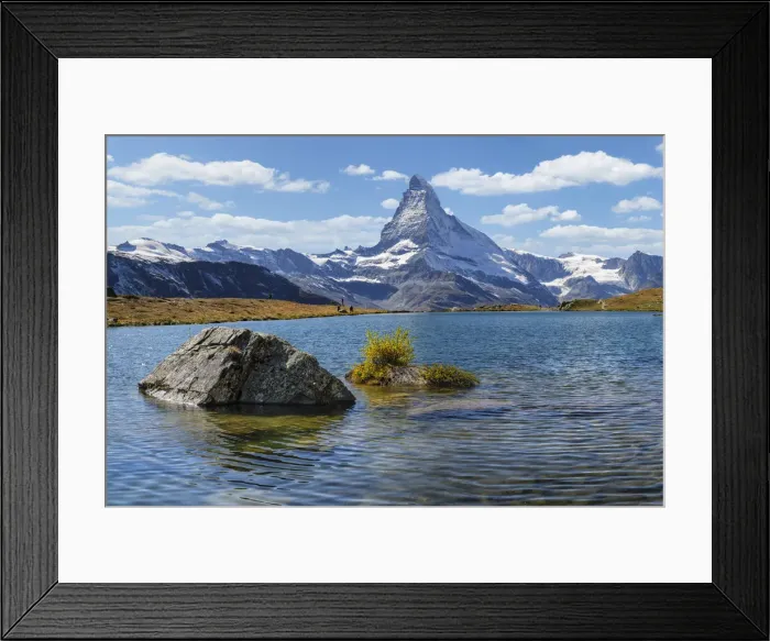 Framed Print : View over Stellisee lake to Matterhorn (4478m), Zermatt, Valais, Swiss Alps, Switzerland