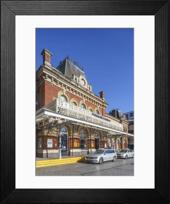 Framed Print : England, Hampshire, Portsmouth, The Victorian Era Facade of Portsmouth and Southsea Railway Station Framed Print : England, Hampshire, Portsmouth, The Victorian Era Facade of Portsmouth and Southsea Railway Station