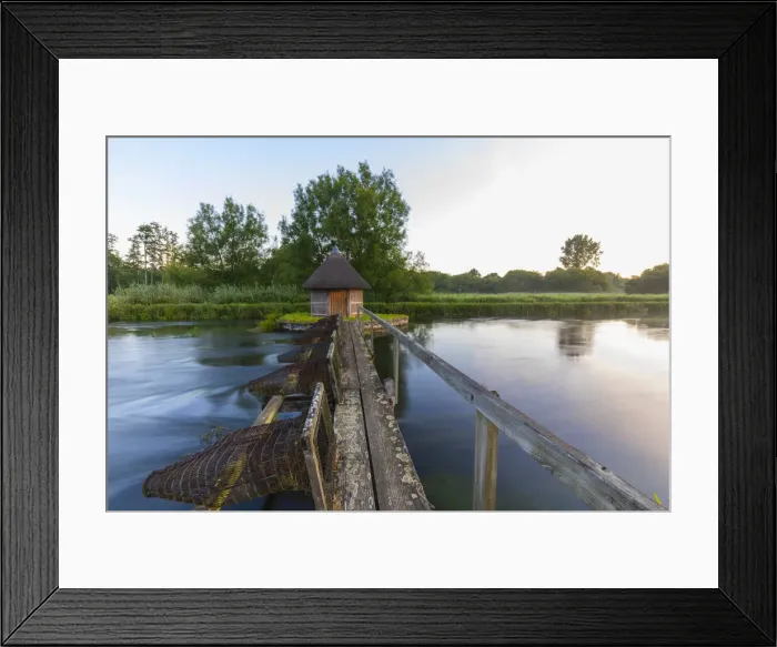 Framed Print : England, Hampshire, Test Valley, Stockbridge, Longstock, Leckford Estate, River Test and Traditional Thatched Fishermans Hut Framed Print : England, Hampshire, Test Valley, Stockbridge, Longstock, Leckford Estate, River Test and Traditional Thatched Fishermans Hut