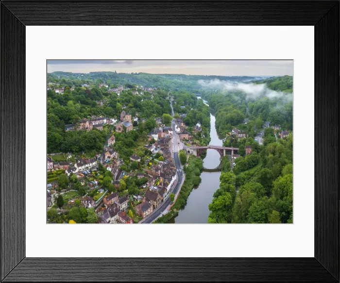 Framed Print : UK, England, Shropshire, Telford, Ironbridge Gorge, UNESCO World Heritage Site, Ironbridge, The Iron Bridge over River Severn